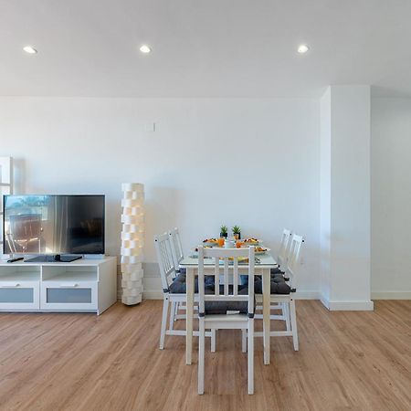797 Holiday Rentals - Moderno Piso En Primera Linea De Playa توريمولينوس المظهر الخارجي الصورة