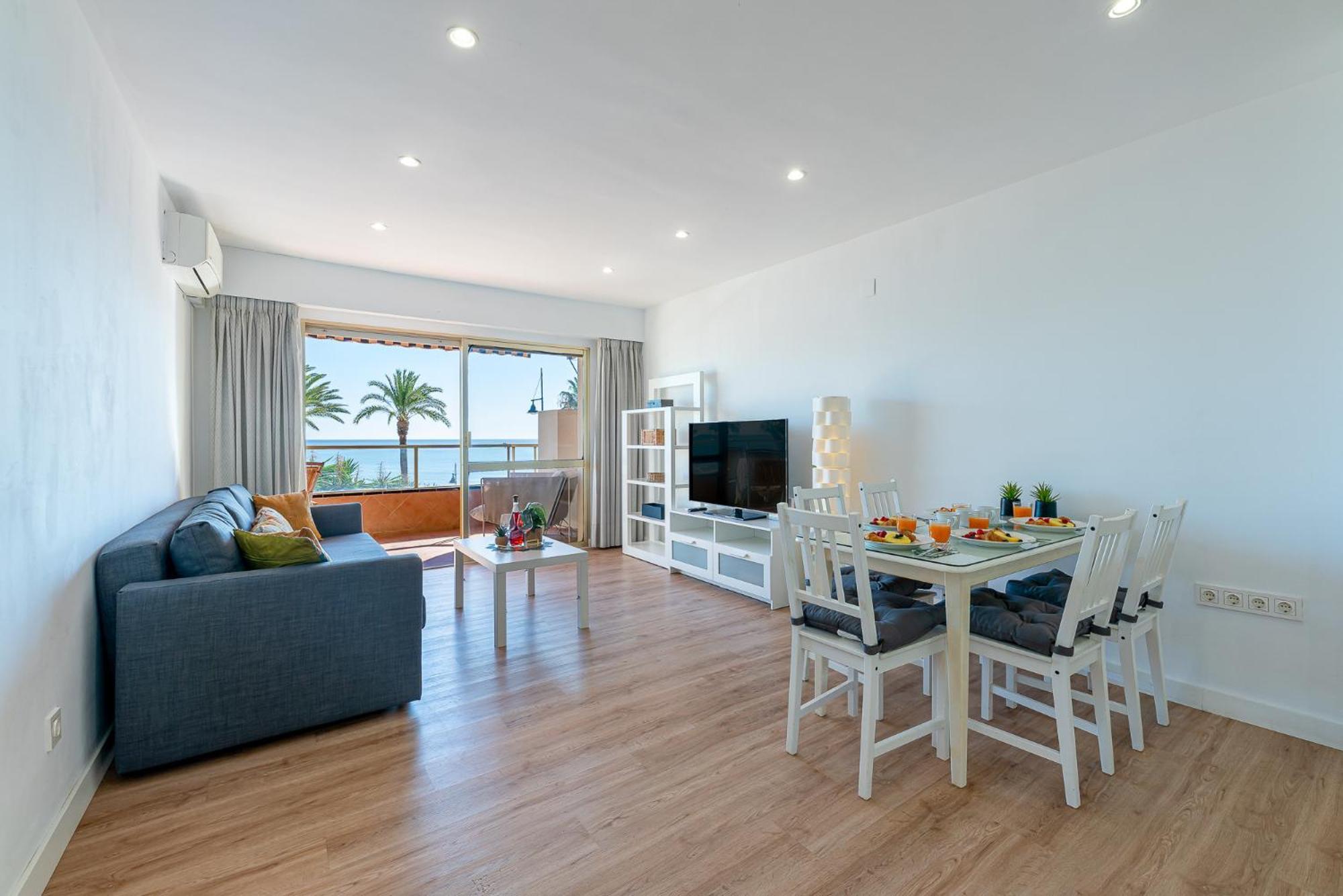 797 Holiday Rentals - Moderno Piso En Primera Linea De Playa توريمولينوس المظهر الخارجي الصورة