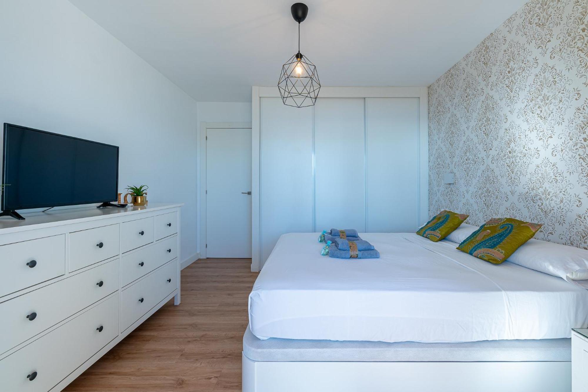 797 Holiday Rentals - Moderno Piso En Primera Linea De Playa توريمولينوس المظهر الخارجي الصورة