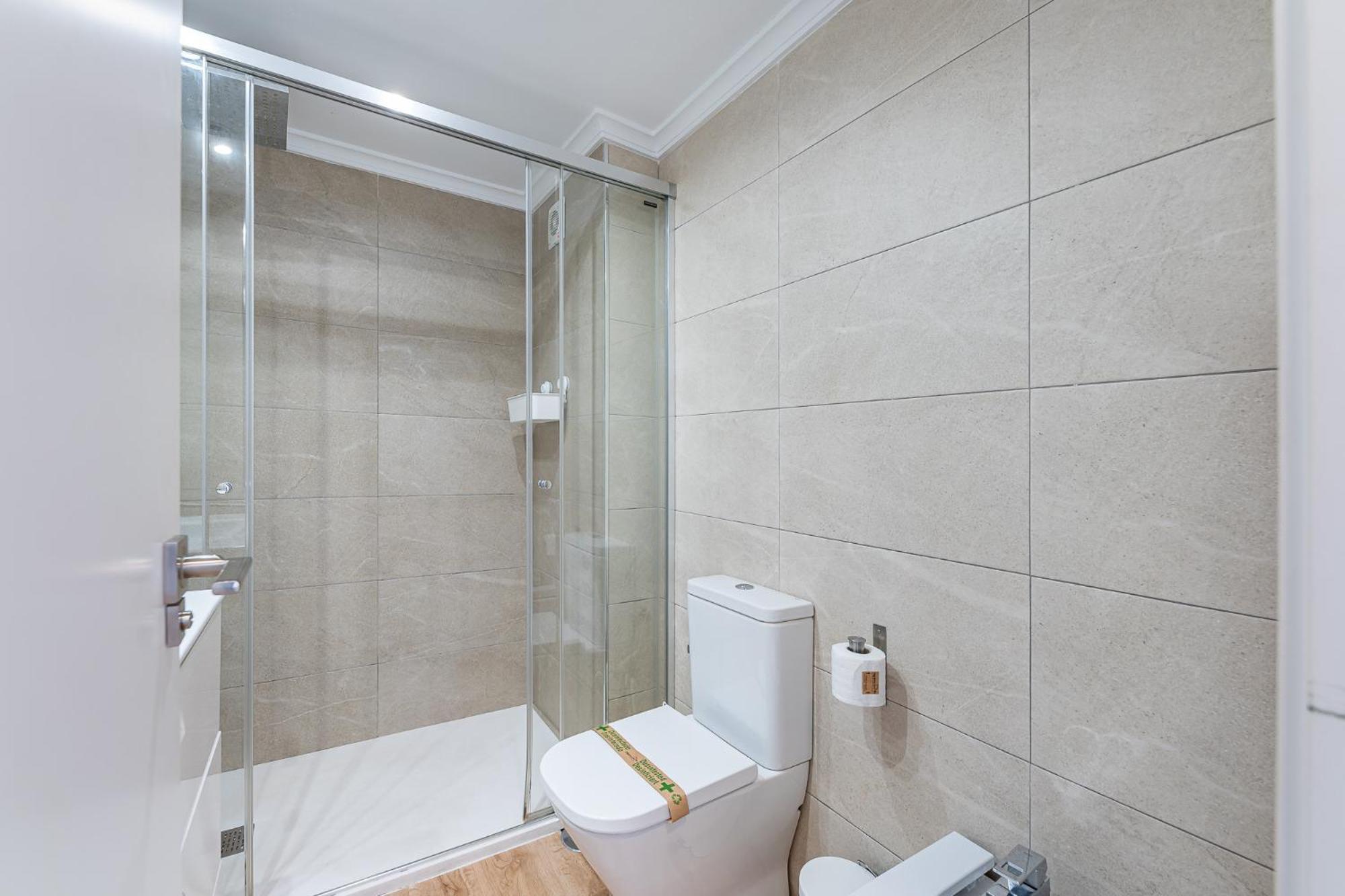 797 Holiday Rentals - Moderno Piso En Primera Linea De Playa توريمولينوس المظهر الخارجي الصورة