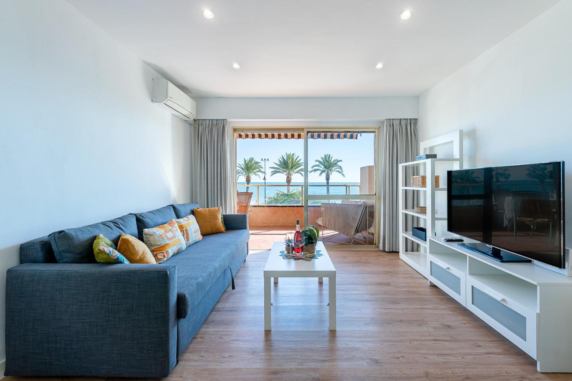 797 Holiday Rentals - Moderno Piso En Primera Linea De Playa توريمولينوس المظهر الخارجي الصورة
